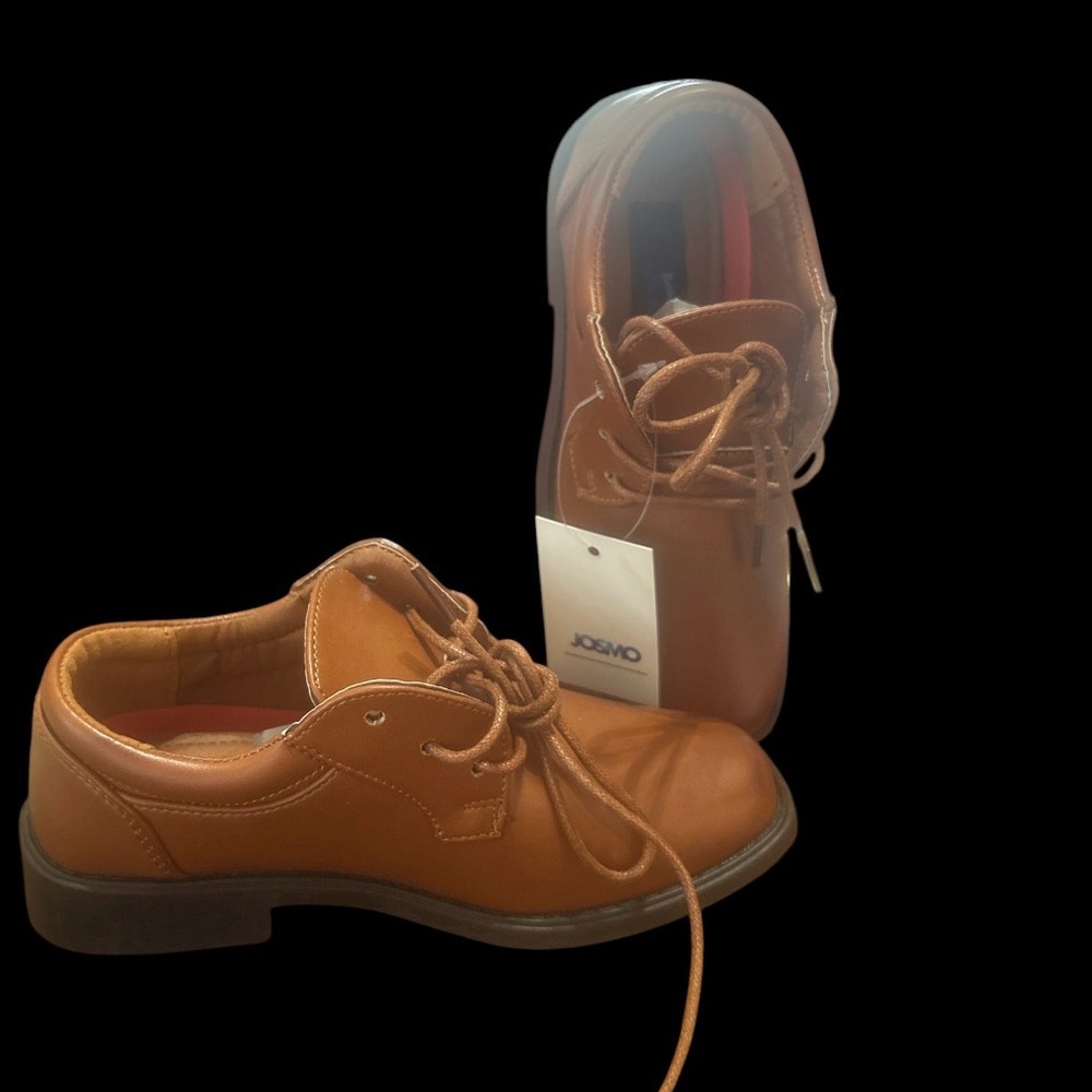 Josmo Tan Leather Lace-Up Shoes
